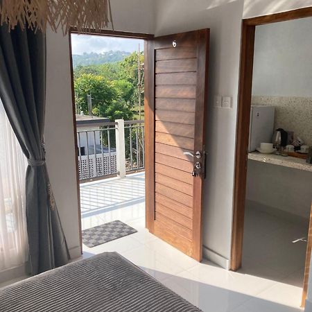 Villa Iris Homestay Uluwatu Екстериор снимка